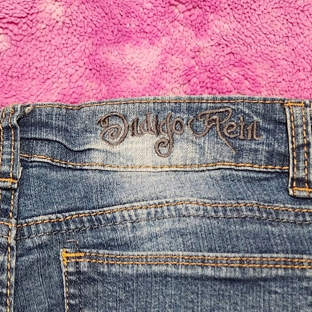 Indigo Rein Jeans Women's Size 1 Ultra‎ Low Rise Skinny Blue Embroidered Pocket